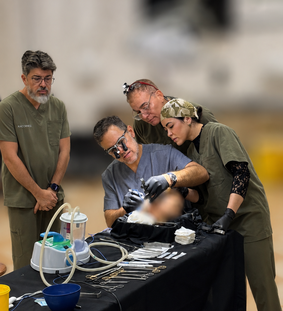 Dr. Ricardo Kacowicz orientando a dupla durante a execução